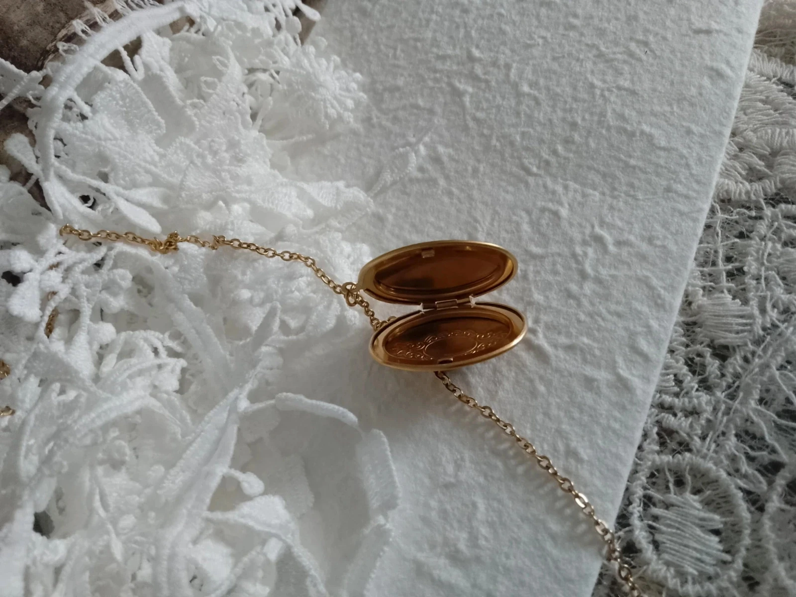 Collier médaillon ouvrable pierre de grenat naturelle – photo 3